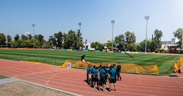 La extraña situación de Surinam, el rival de Bolivia en el Repechaje que tendrá apenas tres prácticas con su nuevo DT