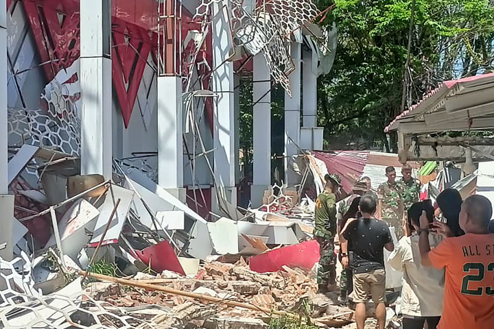 Un sismo de 7,4 en Indonesia dejó una víctima fatal y activó una alerta de tsunami