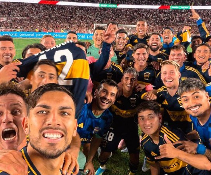 Boca no perdonó y celebró con cantos, selfie y cargadas