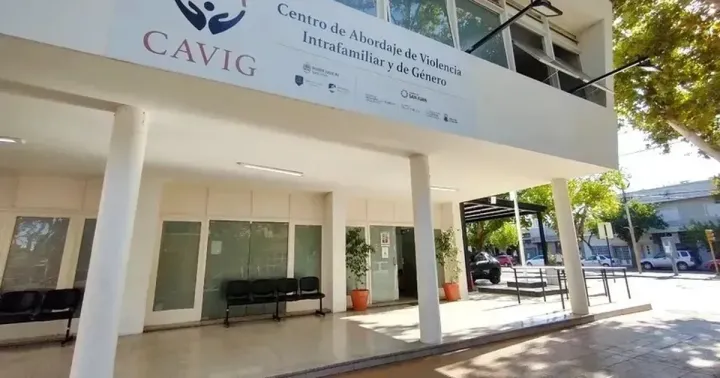 Detuvieron a un hombre tras una brutal agresión a su pareja en Sarmiento