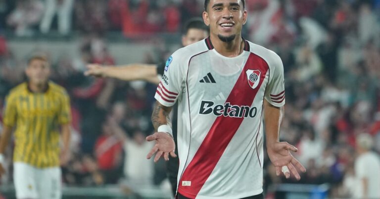 Video: Kendry Páez anotó su primer gol en River