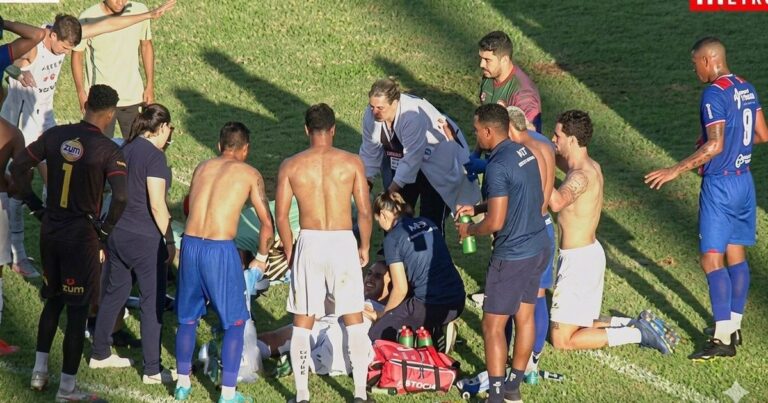 Video: se temió por la vida de un jugador y se pusieron a rezar mientras lo atendían