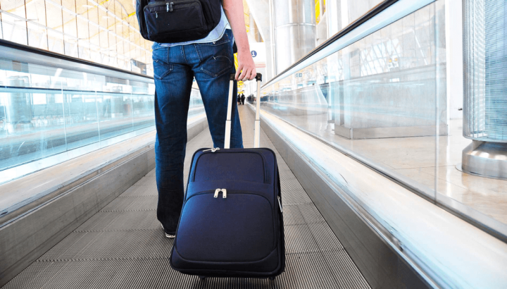 Aerolíneas Argentinas deja de incluir el carry on sin cargo en su pasaje base