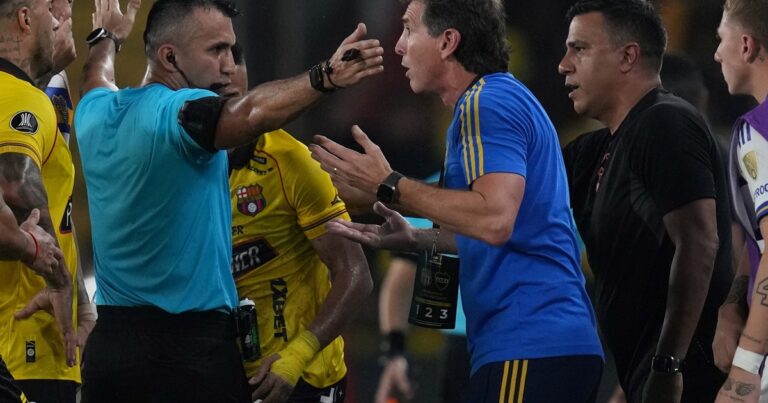 El mensaje de Ubeda tras una nueva derrota con expulsión en la Libertadores