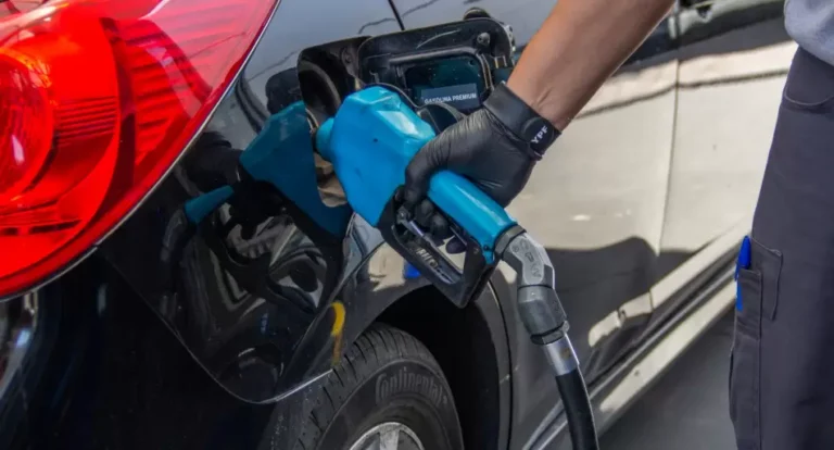 El truco para pagar menos nafta en YPF sin promociones bancarias