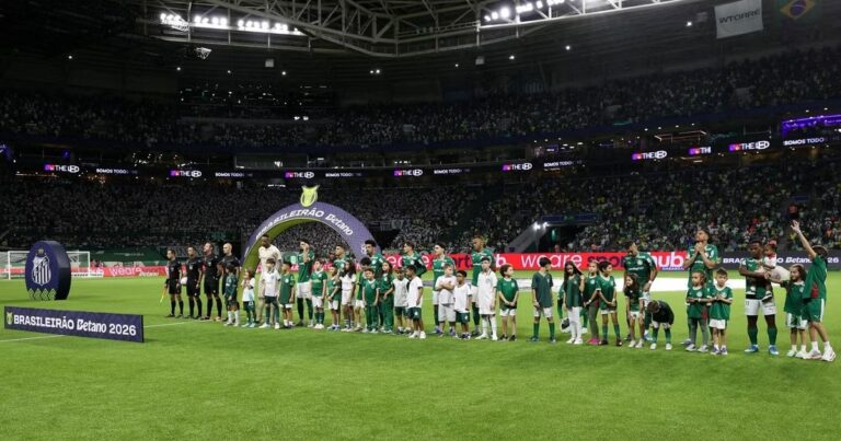 ¡Se perdieron hasta el himno!: Santos se retrasó y Palmeiras salió sólo a la cancha en la previa del clásico