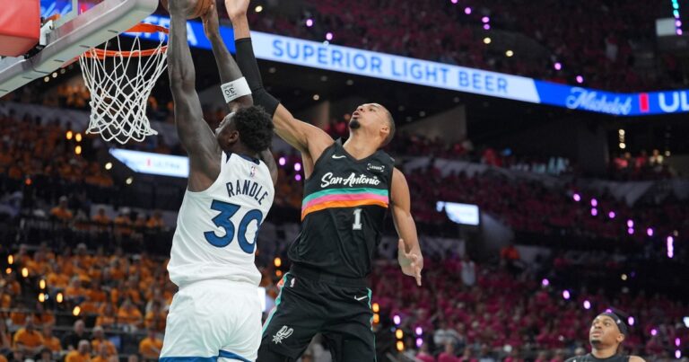 NBA: los Wolves sorprendieron a los Spurs y amargaron a Wembanyama en una noche récord