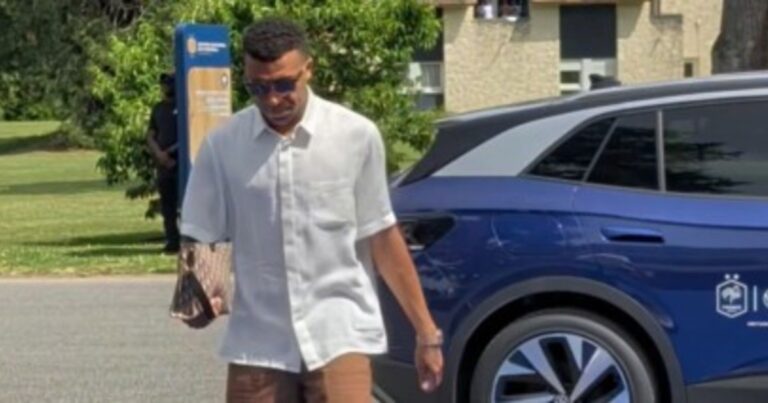 Con un look que se viralizó en redes, Kylian Mbappé se sumó a la concentración de Francia