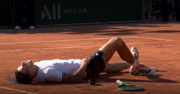 Video: le ganó a un argentino en Roland Garros y no se pudo levantar del piso por calambres