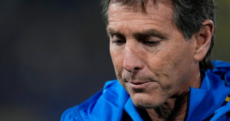 Ubeda, tras el empate de Boca: "El árbitro nos perjudicó" y "tenemos una vida más"