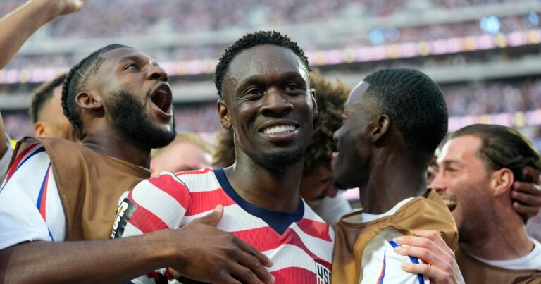 Quién es Balogun, el que le hizo un doblete a Paraguay y se convirtió en el goleador de este Mundial