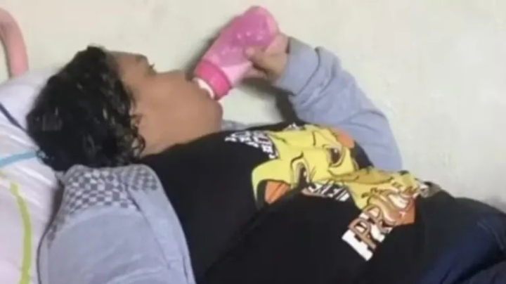 Se hizo pasar por una nena de 12 años para que la adoptaran y terminó detenida