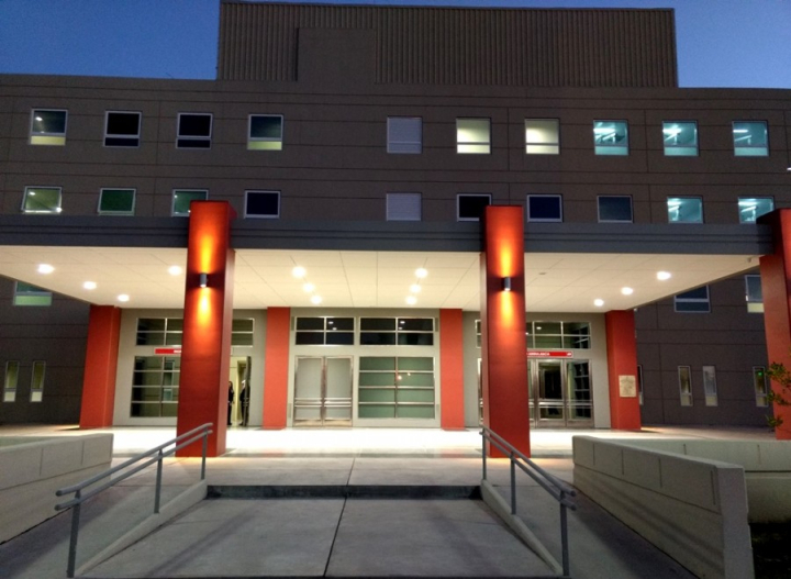 Rawson: un joven fue herido en un supuesto robo, escapó del hospital y la Policía lo busca