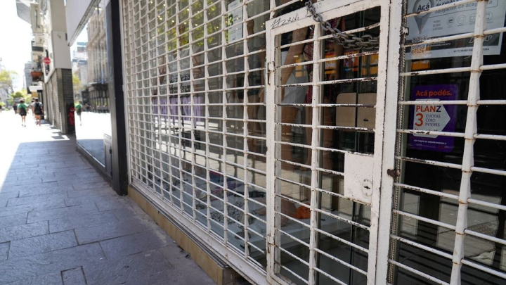 El sector privado suma 25 meses seguidos de baja y pierde 14.044 empresas