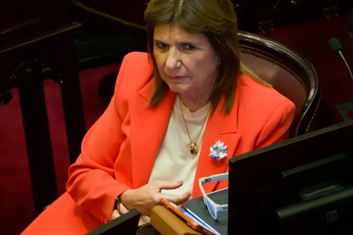 El oficialismo intenta postergar la interpelación de Adorni