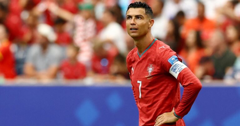Cristiano Ronaldo cruzó a los críticos y se negó a responder una pregunta sobre Lionel Messi