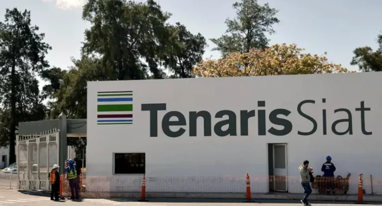 Golpe a Techint: Tenaris anunció despidos masivos tras perder dos licitaciones clave para el GNL