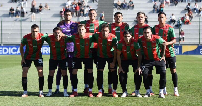 Hinchas solidarios: el plantel no cobró a tiempo, pero ellos acercaron canastas de comida