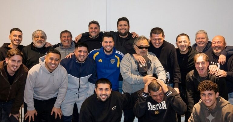 Riquelme, como nunca: sonrisa de oreja a oreja en una reunión con su familia y amigos en la semana de su cumpleaños