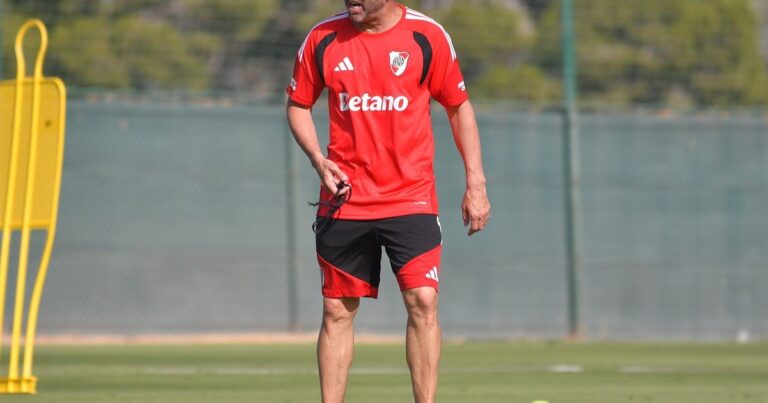 River vuelve a jugar el viernes: la formación que piensa Coudet, con plantel reducido