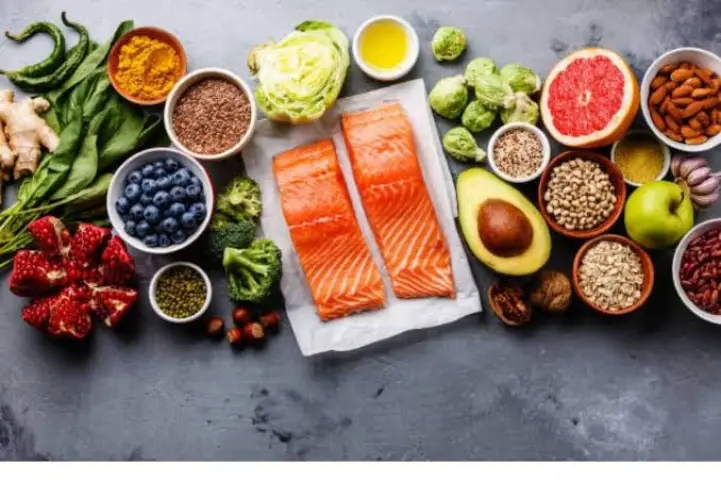 Los 10 alimentos que ayudan a cuidar la memoria y potenciar la salud del cerebro, según especialistas