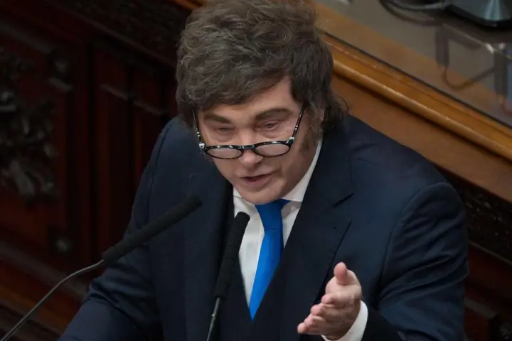 El Gobierno evalúa una visita de Milei al Reino Unido para un foro de inversiones