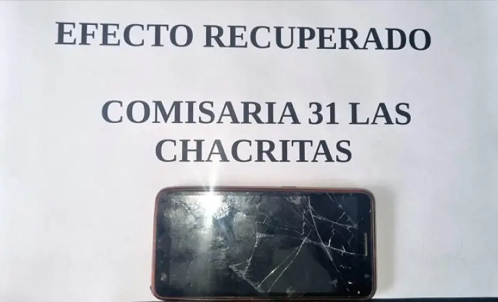 Hallaron un celular robado en Las Chacritas y volvió a manos de su dueño