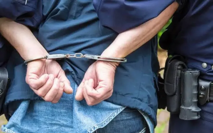 Un hombre fue detenido cuando manipulaba una moto robada en Santa Lucía
