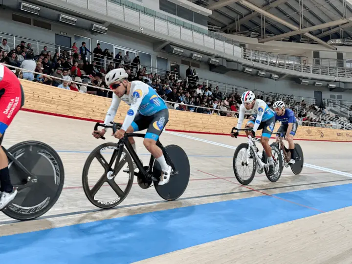El velódromo Vicente Alejo Chancay abrió una nueva temporada de ciclismo