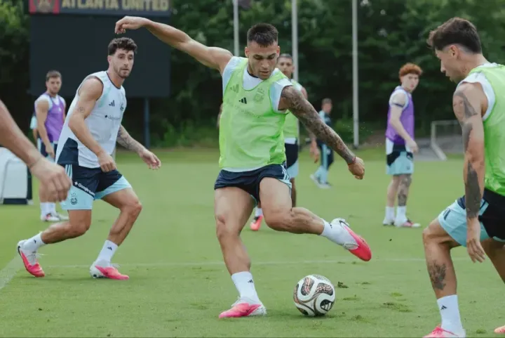 Argentina abrió su preparación para la final del Mundial ante España