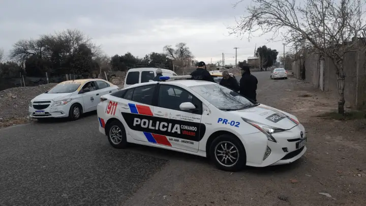 Una pasajera bajó de un remis, entró a una vivienda y no abonó el viaje