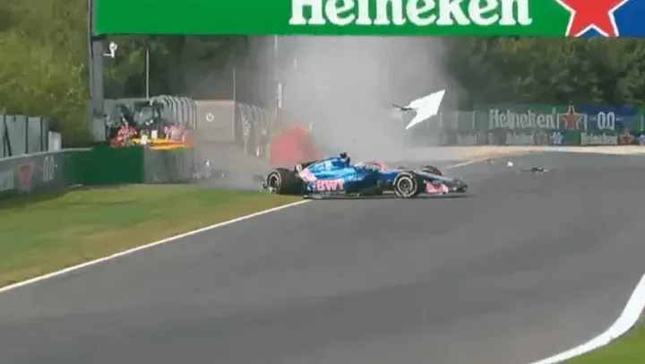 Gasly perdió el control y dañó fuerte su Alpine en Bélgica