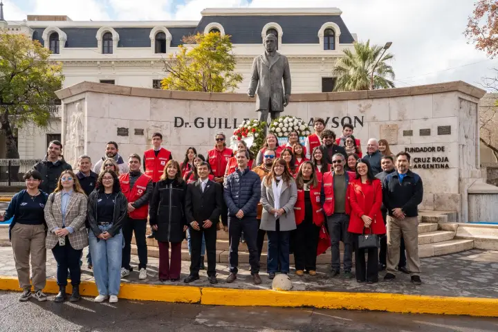 La Capital acompañó los 120 años de la Cruz Roja y selló un convenio de capacitación