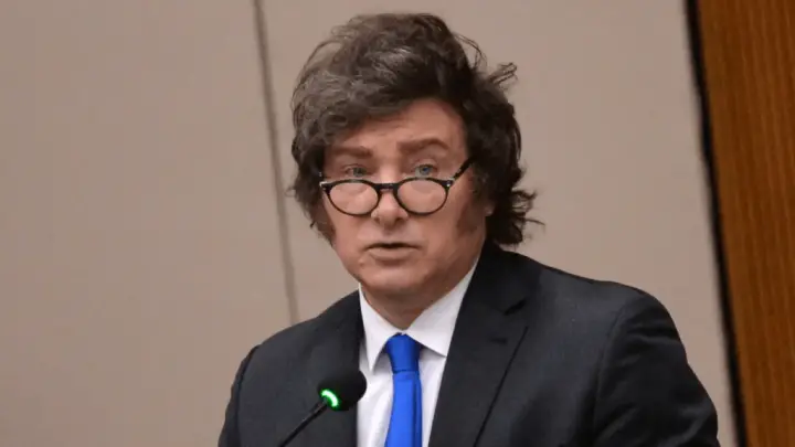 La encuesta que marca una leve ventaja del rechazo a Milei sobre el voto antiperonista