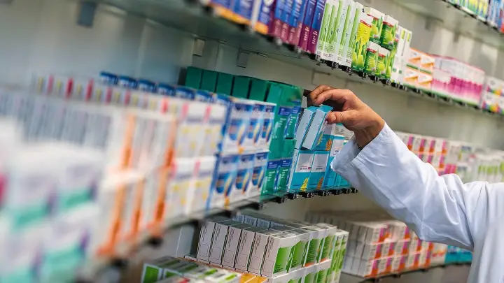 Autoridades advierten sobre compra de medicamentos: "Solo deben adquirirse en farmacias habilitadas"