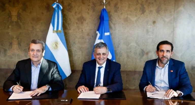 YPF y Mastercard lanzan una tarjeta prepaga: qué cambia en la app y qué beneficios suma antes de fin de año