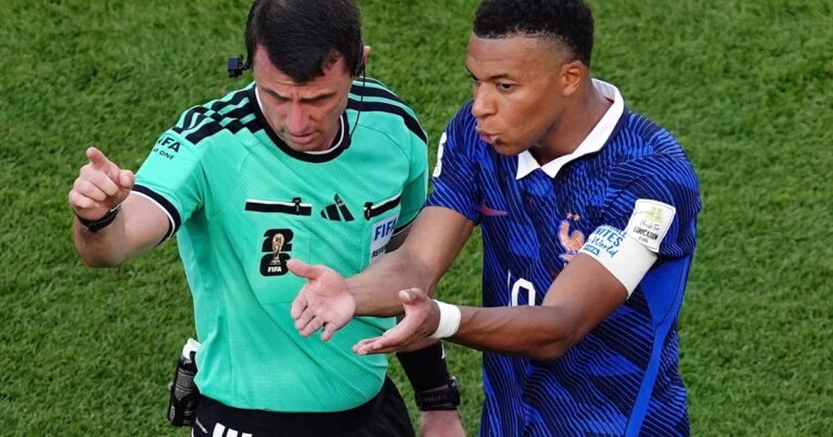 L'Équipe le puso un 1 al árbitro de Francia - Paraguay