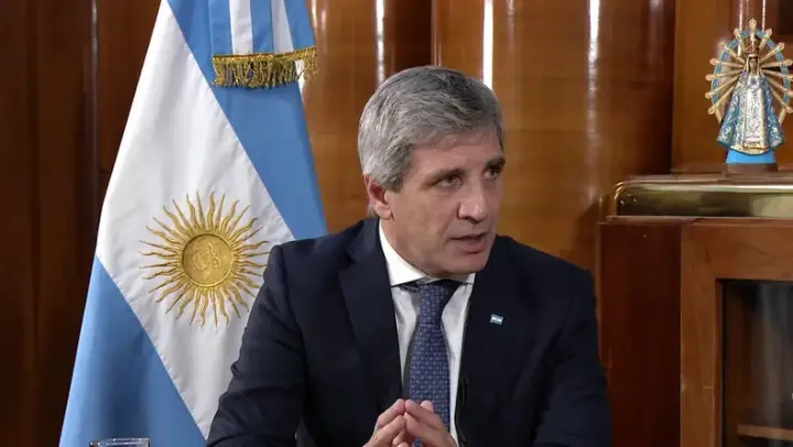 Caputo ratificó el plan económico y dijo que Milei será reelecto en 2027: "No tiene reemplazo"