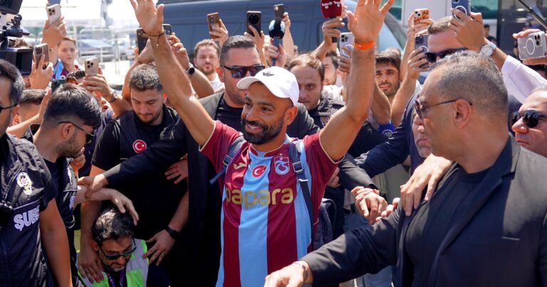 Mohamed Salah: salario millonario y un recibimiento masivo en Turquía