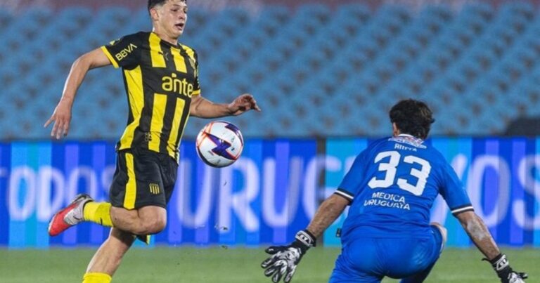 El juvenil de River que no fue tenido en cuenta por Coudet y la rompe en Uruguay: asistencia, golazo y título en Peñarol