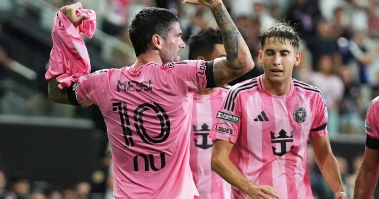La dedicatoria de De Paul para Messi: jugó con la camiseta de su amigo debajo de la suya