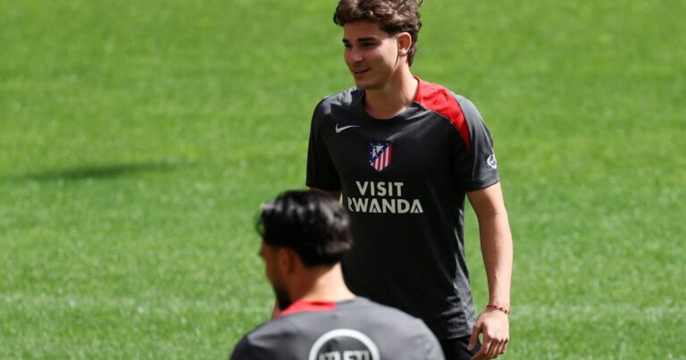 Sin Simeone, Julián Álvarez superó las pruebas físicas y se sumará a la pretemporada del Atlético
