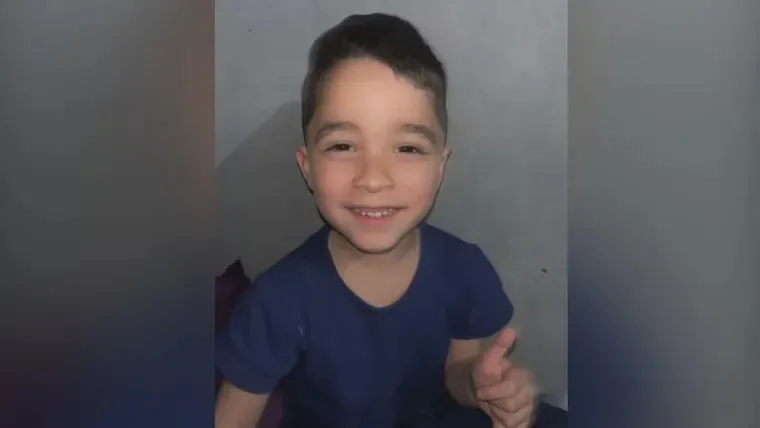 Conmoción en Santa Fe: hallaron muerto a un niño de 6 años y detuvieron a su mamá