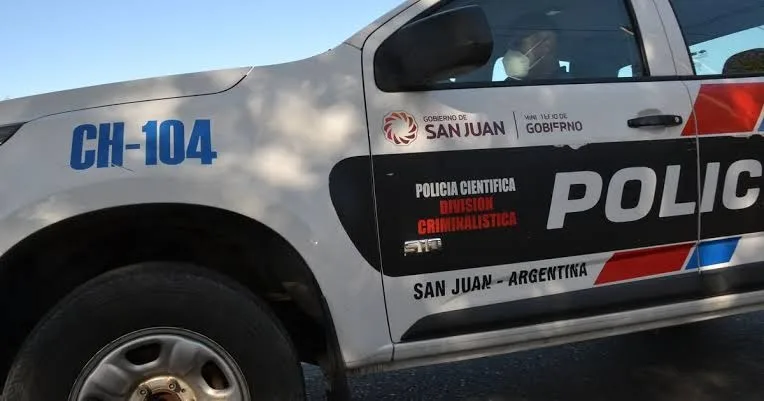 Publicó un micrófono robado en Marketplace, pactó una entrega y cayó en una trampa policial