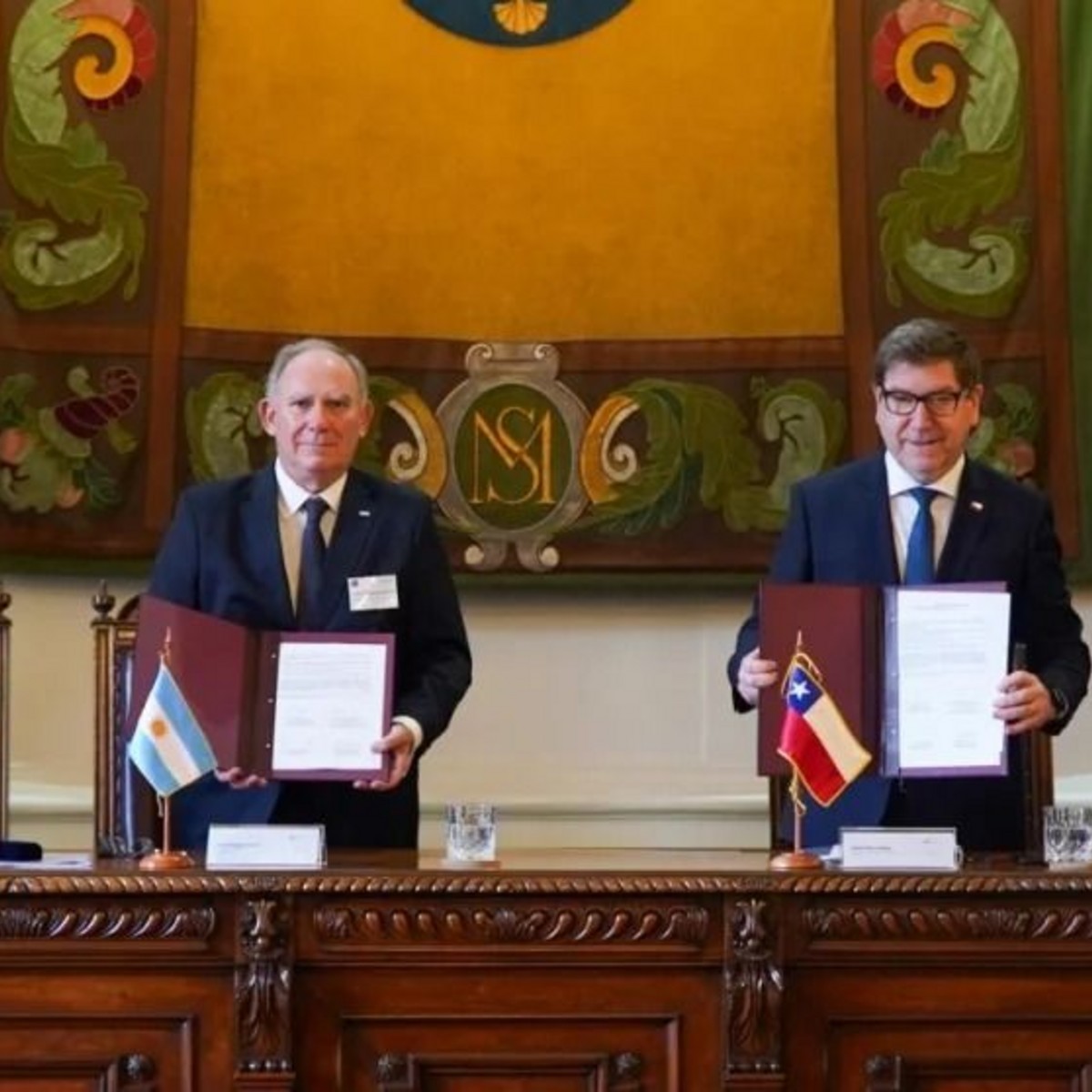 Cuatro países sudamericanos firman acuerdo minero en Santiago