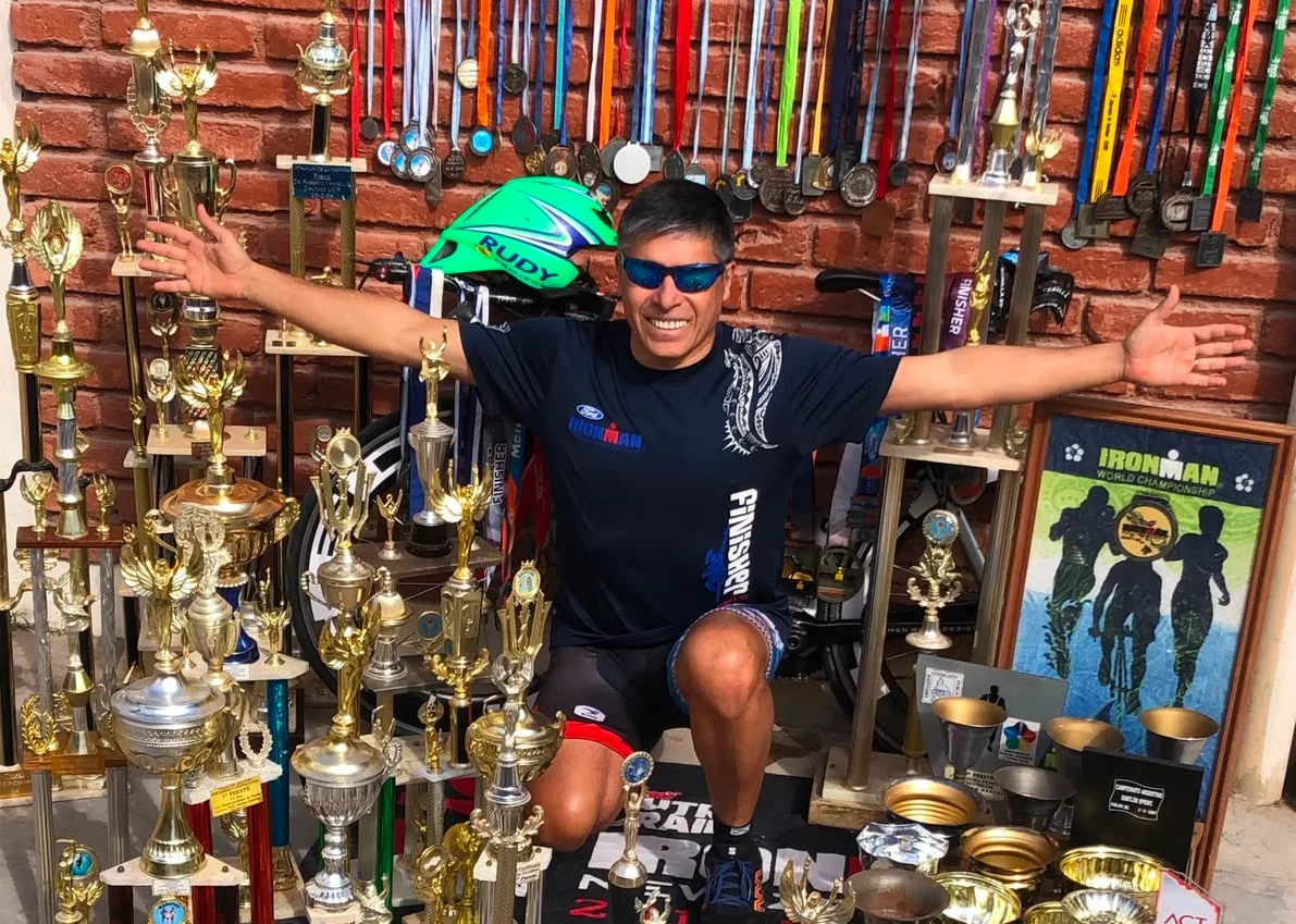 Pedro León regaló sus trofeos y medallas: “Todo lo que conseguí fue con entrenamiento, esfuerzo y el apoyo de mucha gente”