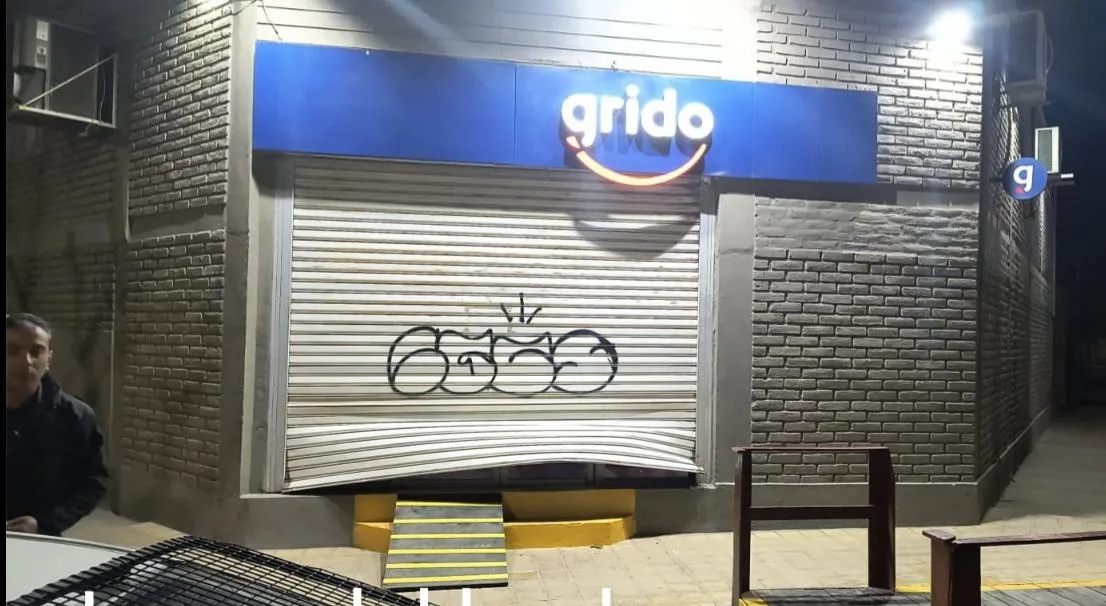 Intentó robar una heladería en Chimbas y lo atraparon cuando escapaba con la caja registradora
