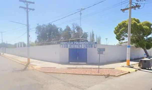 Bronca en Unión: rompieron una ventana y se llevaron toda la ropa del Regional por $10 millones