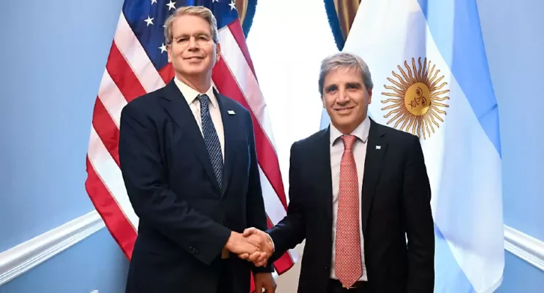 Caputo y un fuerte respaldo de Bessent cuando la dolarización empieza a tomar más temperatura