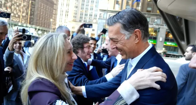 ¿Se viene otra ayuda de Estados Unidos? El CEO de JP Morgan anticipó qué espera para el dólar, el cepo y las elecciones de 2027
